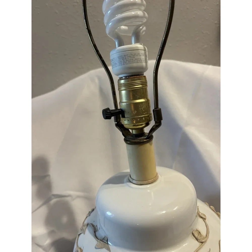 Vintage Chinoiserie Frosting Design Ginger Jar Table Lamp White Floral Relief